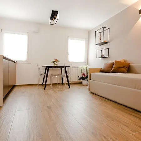 Colibri House Apartsuite Chioggia Guest house *
