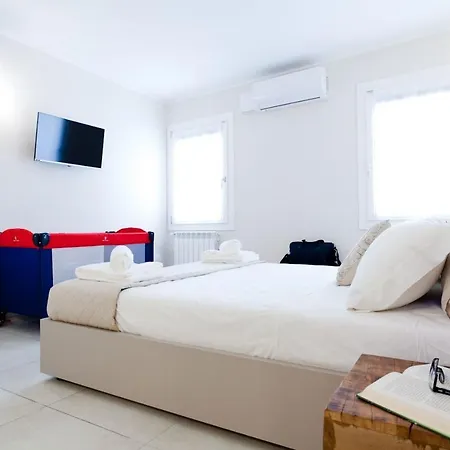 Colibri House Apartsuite Chioggia Guest house